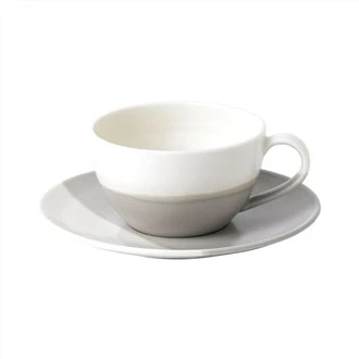 Tazza da caffè con piattino in ceramica