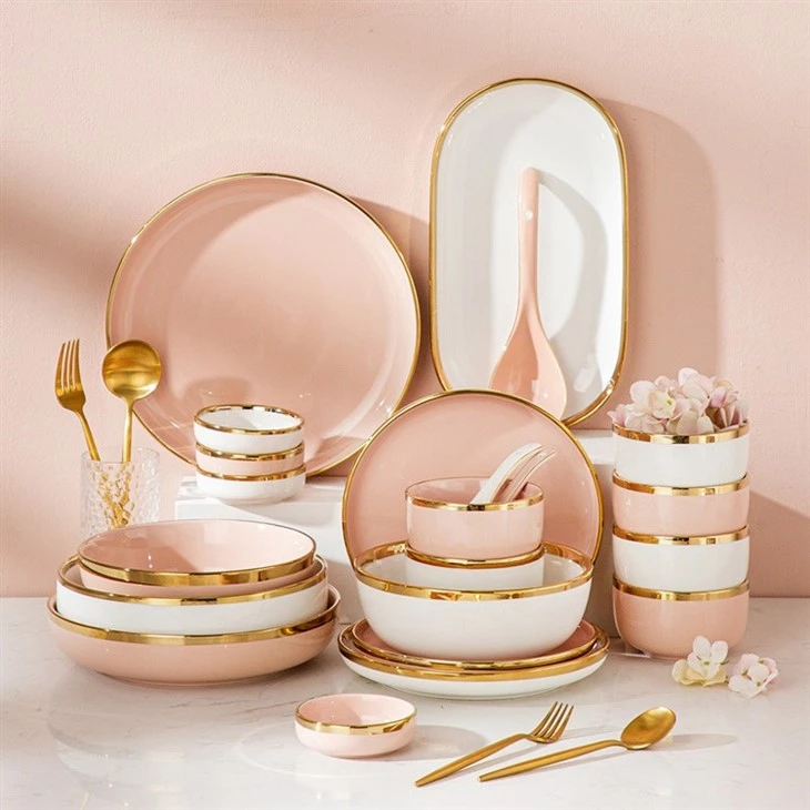 Gold Trim Dinnerware Set
